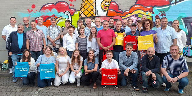 Das Bündnis trifft sich in großer Runde im JUKS